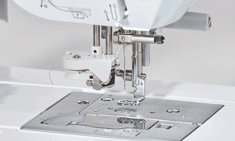 Brother Innov-is NV880E home embroidery machine. image 10