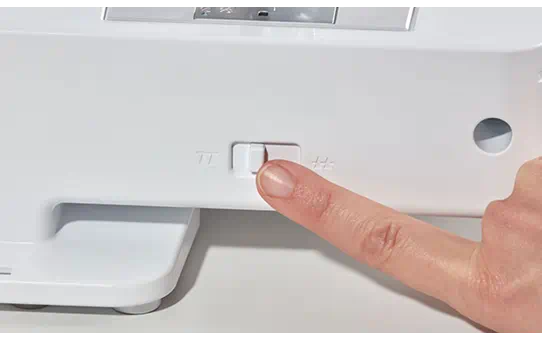 Brother SH40 electronic sewing machine image 6