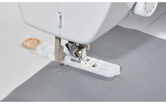 Brother SH40 electronic sewing machine image 7