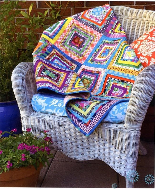 Lynne Wilson Designs Pleated Log Cabin Quilt Pattern image 0