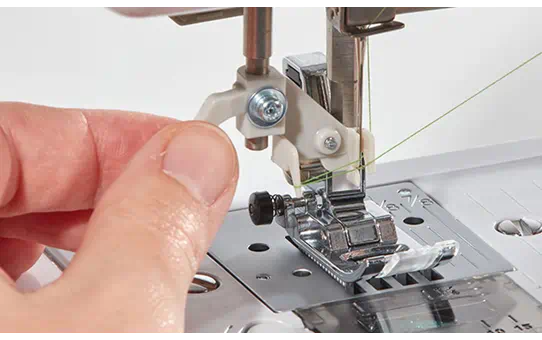Brother SH40 electronic sewing machine image 3