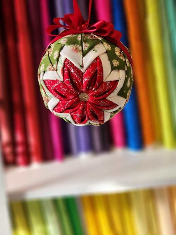 Living In Loveliness - No Sew Bauble Kit in Red